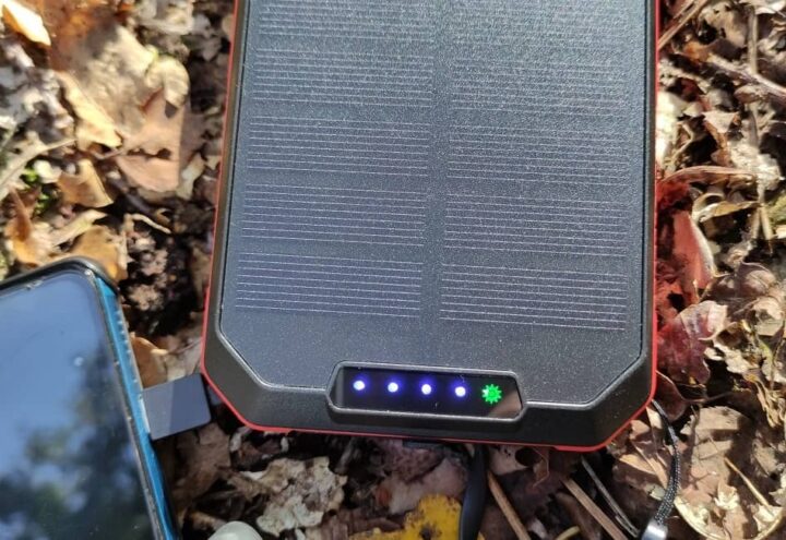 Hekosolar-Powerbank-Spark-close-up