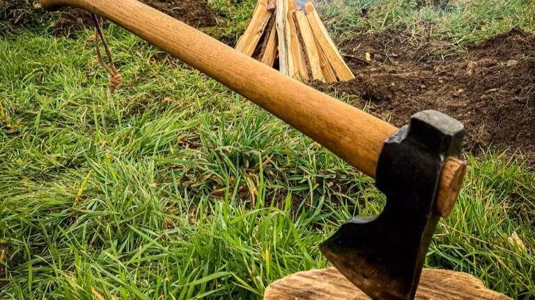 Oliebollen uit de Dutch oven 16 voorbereiden oliebollen.jpg