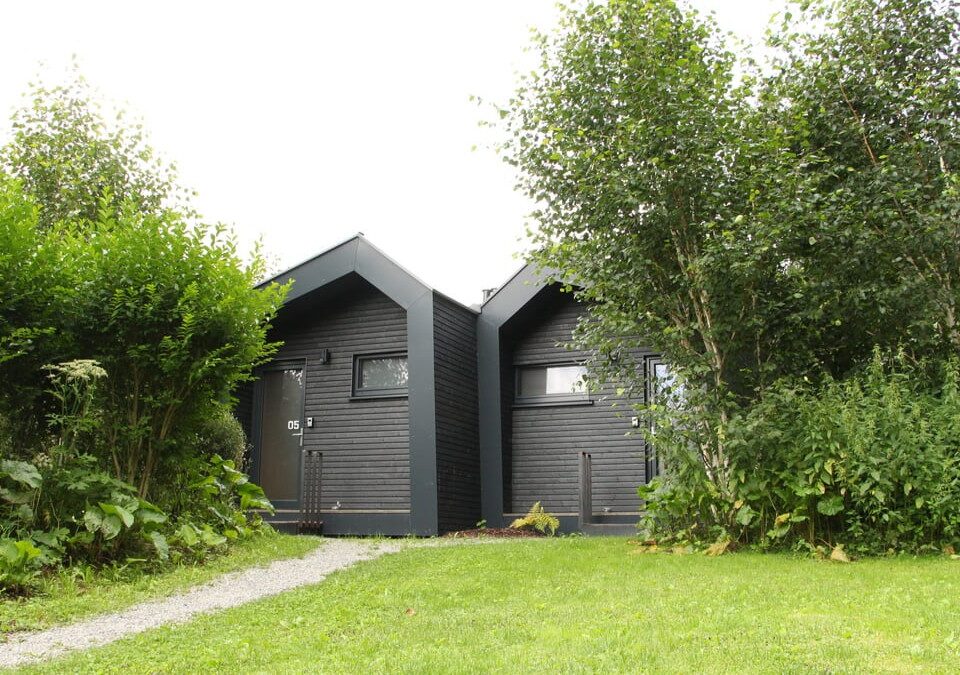 Cabinski Review: tiny houses met big views 1 cabinski-review-7