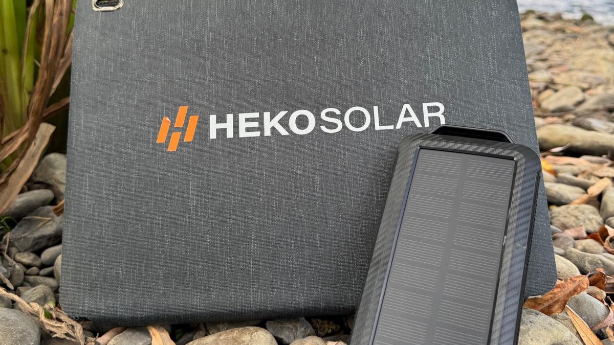 Review: HEKOsolar Powerbank PULSE & Portable Solar Charger 30W