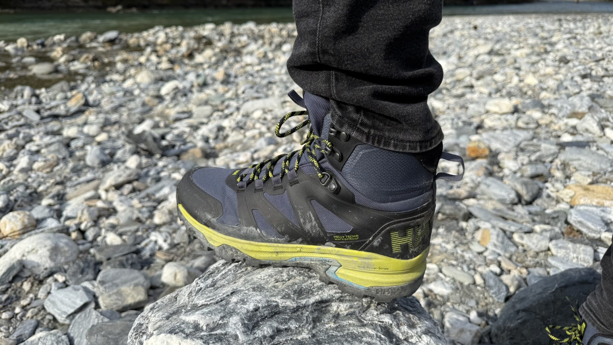 helly hansen ascender mid close up 2 scaled