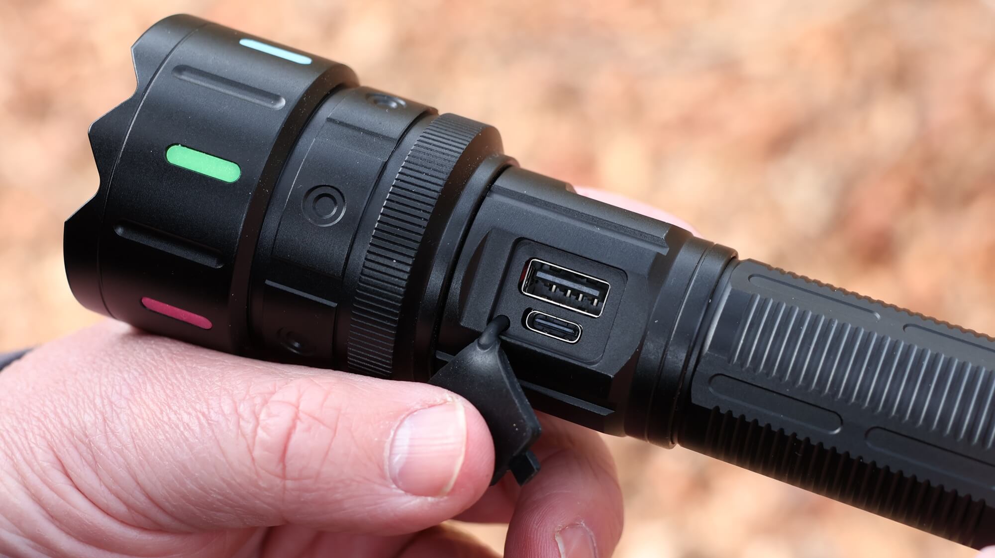 Review-NovaWare-zaklamp-powerbank