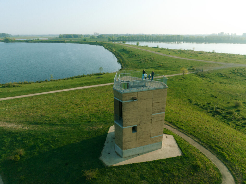 Wandelen in de Hoge Kempen: het enige nationaal park van België 16 Uitkijktoren-van-Negenoord-Dilsen-Stokkem