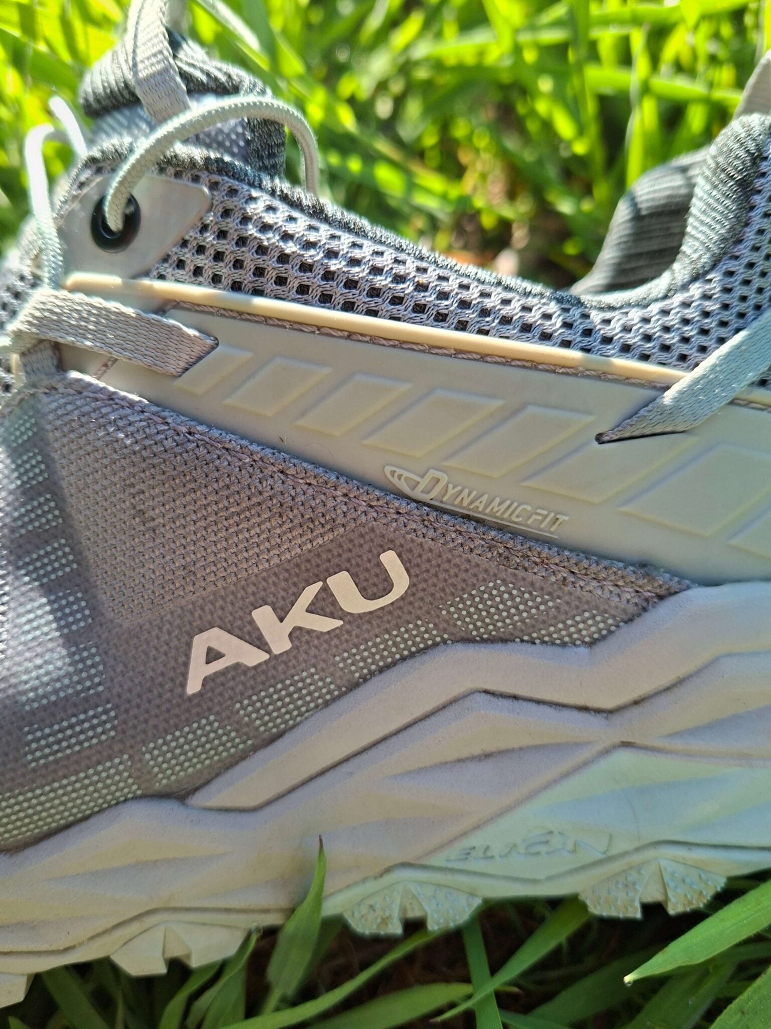 Review: AKU Flyrock GTX wandelschoenen 19 review aku flyrock gtx wandelschoenen close up zijkant scaled