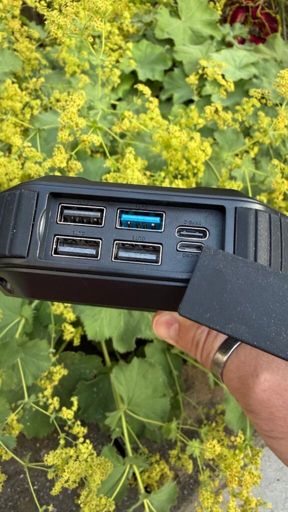 Golden Sound Solar Powerbank 27.000 mAh review 5 IMG 6890